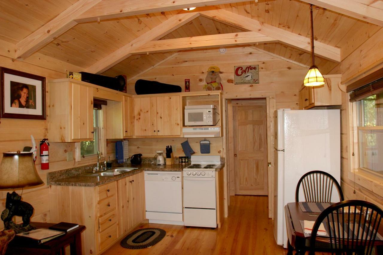 הוילה לייק לור Pine Gables Cabins מראה חיצוני תמונה