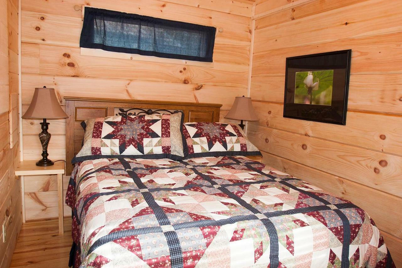הוילה לייק לור Pine Gables Cabins מראה חיצוני תמונה