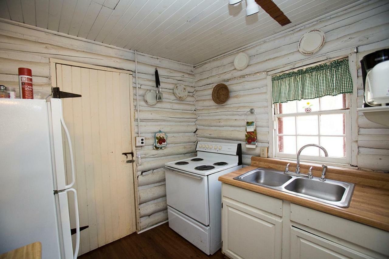 הוילה לייק לור Pine Gables Cabins מראה חיצוני תמונה