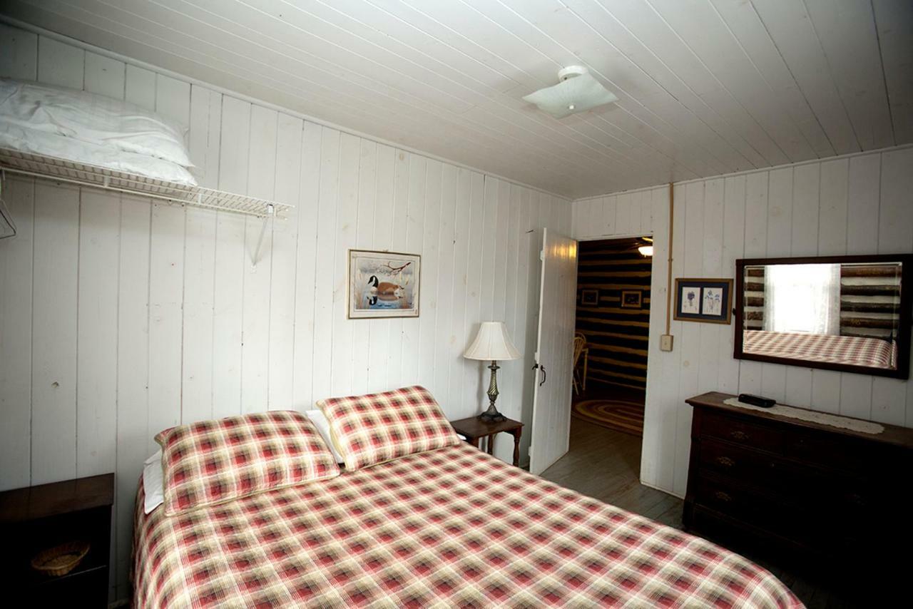 הוילה לייק לור Pine Gables Cabins מראה חיצוני תמונה