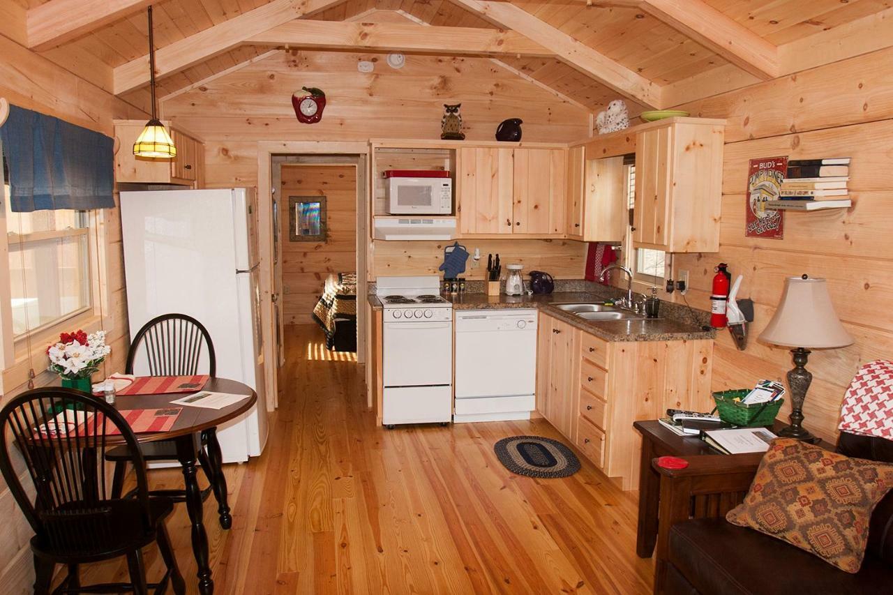 הוילה לייק לור Pine Gables Cabins מראה חיצוני תמונה