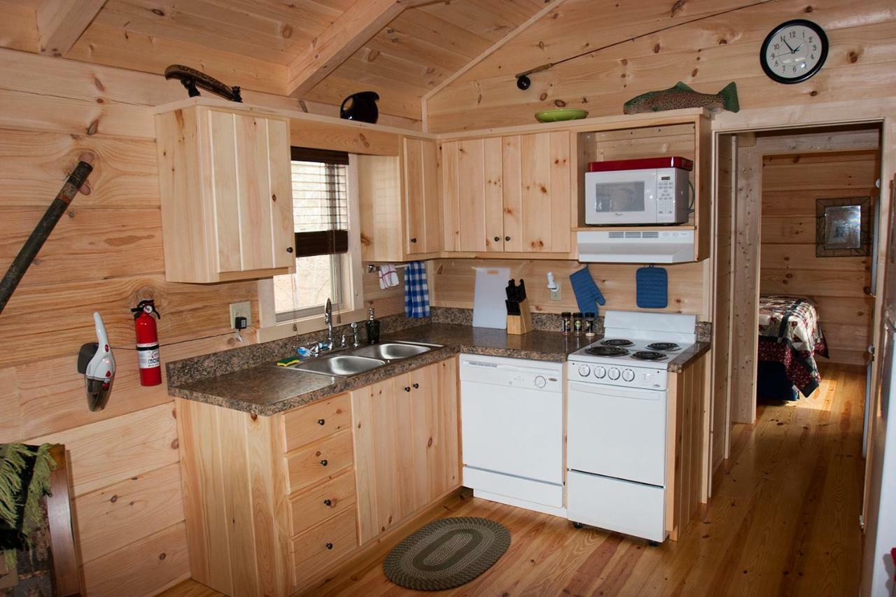 הוילה לייק לור Pine Gables Cabins מראה חיצוני תמונה